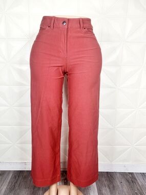 Lululemon City Sleek 5 Pocket High-Rise Wide-Leg Pant
Light Utilitech